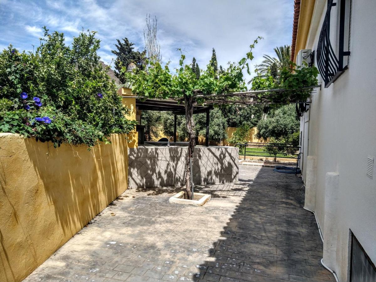 Chalet Con Piscina En นีคาร์ ภายนอก รูปภาพ