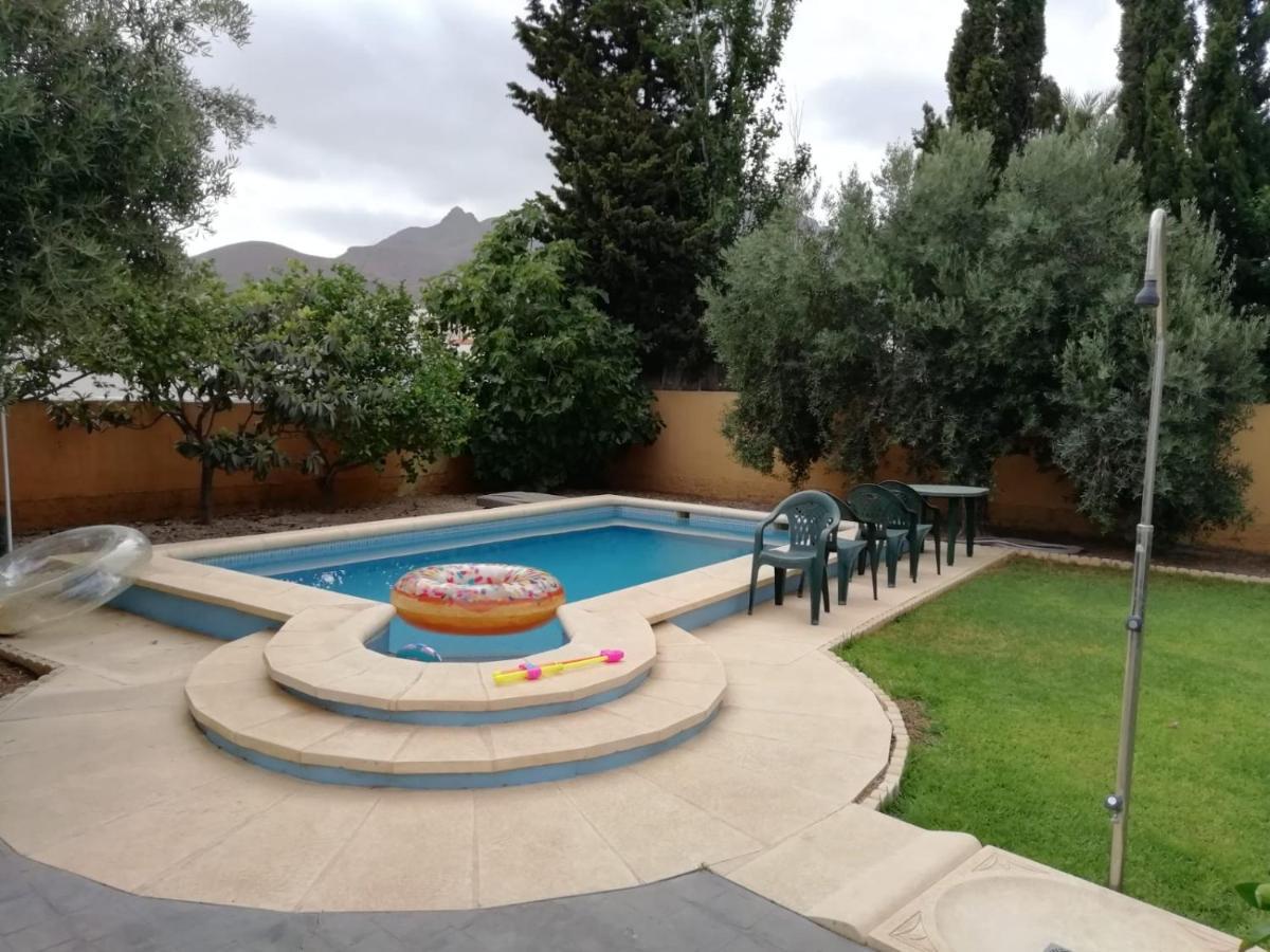 Chalet Con Piscina En นีคาร์ ภายนอก รูปภาพ