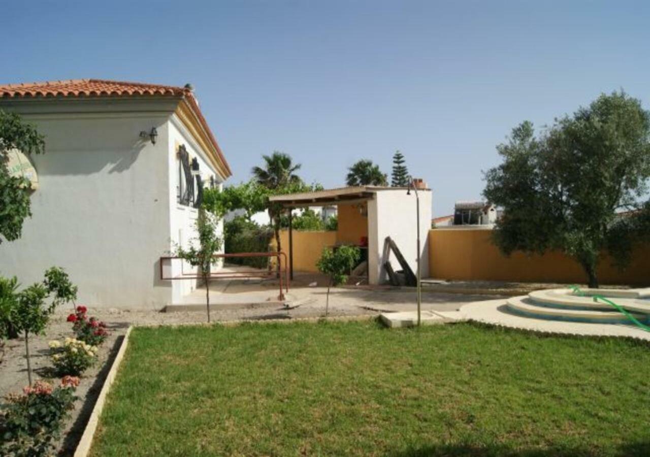 Chalet Con Piscina En นีคาร์ ภายนอก รูปภาพ
